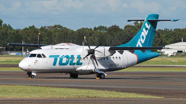 Aerospatiale ATR-42-300 (VH-TOQ)