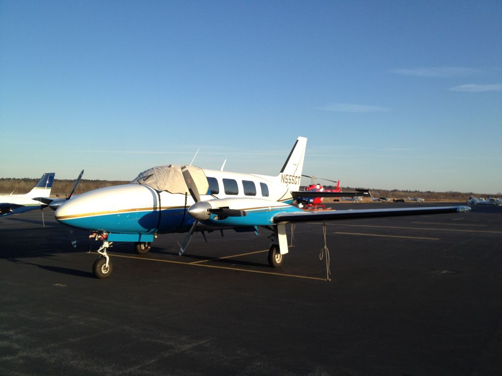 Piper Navajo (N555GT)