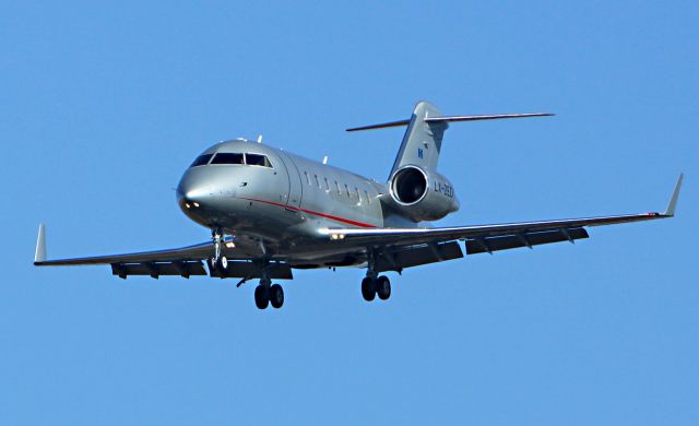 Canadair Challenger (LX-ZED)