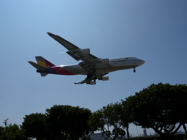 Boeing 747-400 (HL7423) - On short final for 24 Right at LAX