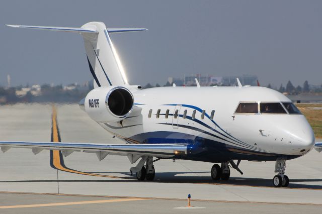 Canadair Challenger (N61FF)