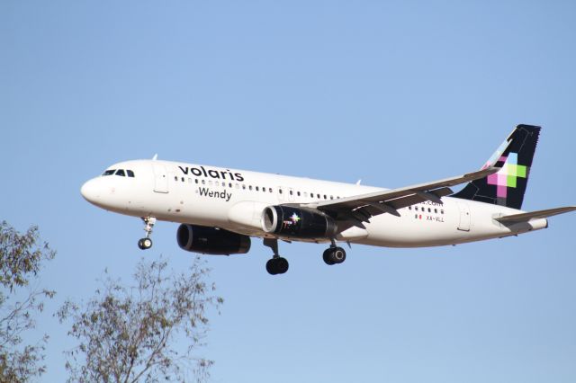 Airbus A320 (XA-VLL) - FINAL APPROACH 27 MMTJ