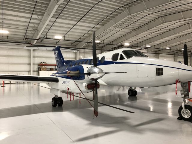 Beechcraft Super King Air 350 (N879UP)