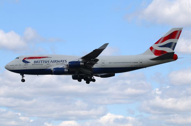 Boeing 747-400 (G-CIVN)