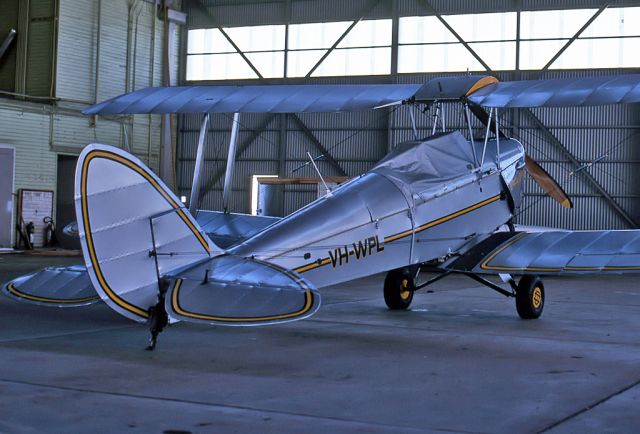 Cessna Skyhawk (VH-WPL) - DE HAVILLAND DH-82A TIGER MOTH - REG VH-WPL (CN ) - SYDNEY - BANKSTOWN NSW. AUSTRALIA - YSBK (29/6/1988)