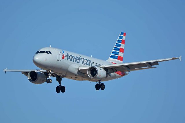 Airbus A319 (N766US) - American Airbus A319-112 N766US at Phoenix Sky Harbor on February 6, 2018.