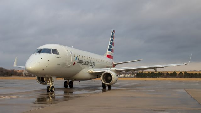 Embraer 170/175 (N763CC) - Just a gorgeous morning for photos