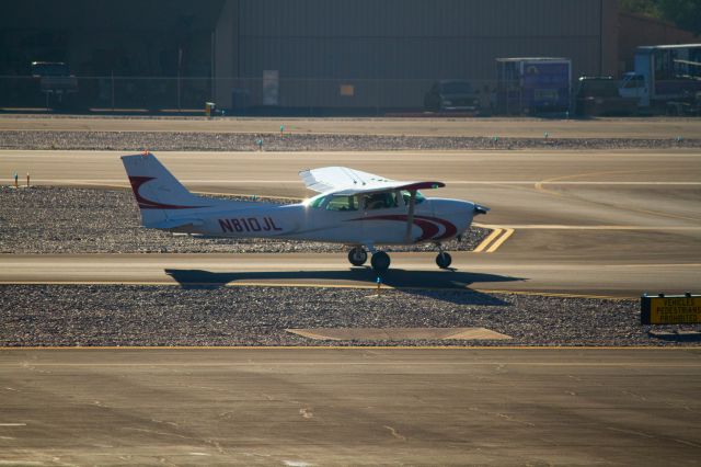 Cessna Skyhawk (N810JL)
