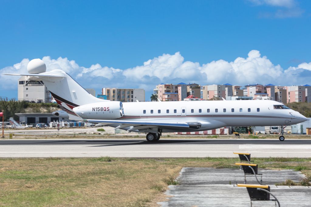 Bombardier Global Express (N158QS)