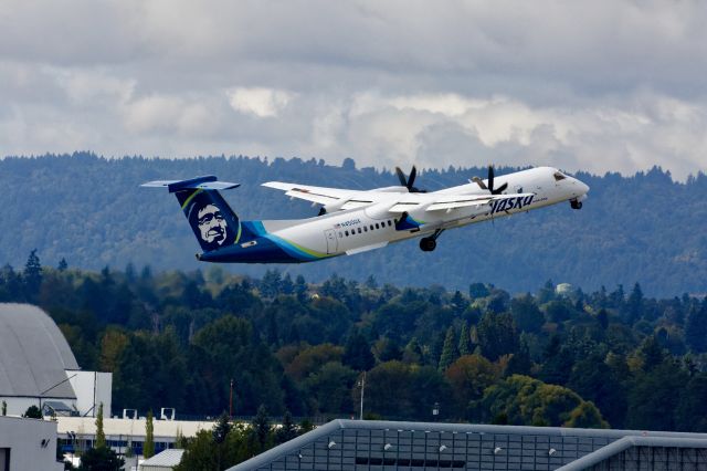 de Havilland Dash 8-400 (N450QX)