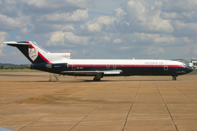 BOEING 727-200 (5N-BCY) - Freedom Air Services 727 gleaming in South African sun at Pietersberg (PTG Polokwane, which the database seems to think is an invalid code).