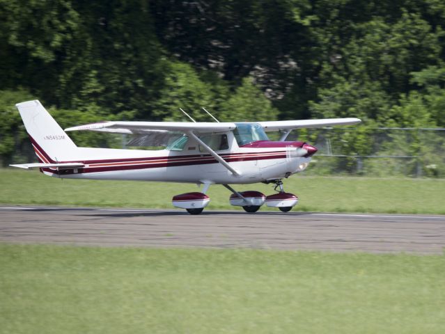 Cessna 152 (N5453M) - Landing runway 08. June 1, 2016.