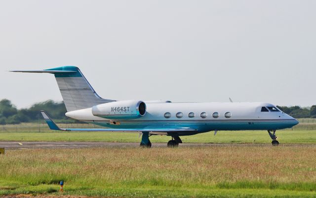 Gulfstream Aerospace Gulfstream IV (N464ST) - n464st taxiing for dep from shannon 5/6/16.