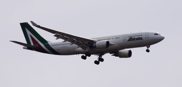 Airbus A330-200 (EI-EJM)