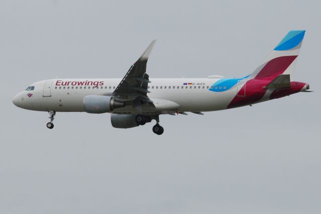 Airbus A320 (D-AIZV)