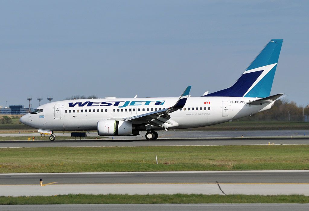 Boeing 737-700 (C-GGWJ)