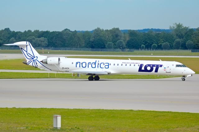 Canadair Regional Jet CRJ-900 (ES-ACH)