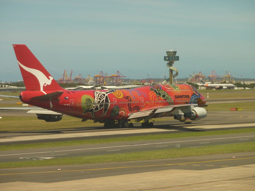 Boeing 747-400 (VH-OEJ) - Sydney - October 2009