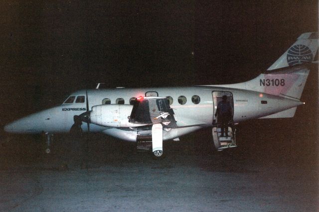 British Aerospace Jetstream Super 31 (N3108) - Evening arrival on 3-Feb-92 operating Trans World Express flight RBD7633 from KMIA.br /br /Exported to Zambia 23-Jun-05 where it became 9J-PCS for Proflight Air Services.