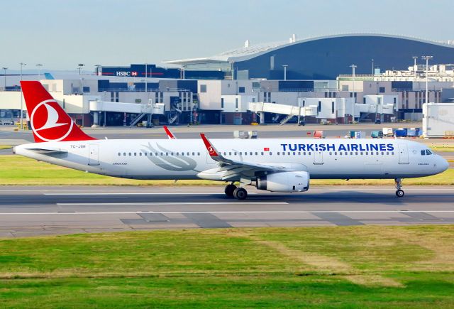 Airbus A321 (TC-JSR)