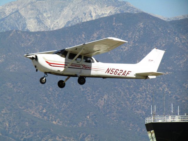 Cessna Cutlass RG (N562AF) - Taking off RWY 26L