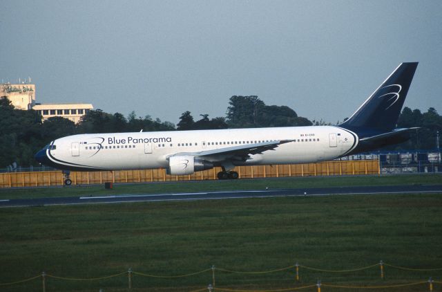 BOEING 767-300 (EI-CXO) - Taxing at Narita Intl Airport on 2005/10/02