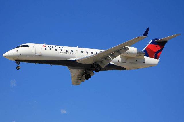 Canadair Regional Jet CRJ-200 (N910EV)