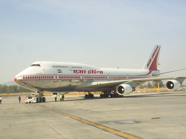 Boeing 747-400 (VT-ESO)