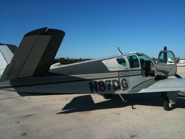 Beechcraft 35 Bonanza (N87DG)