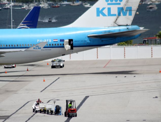 Boeing 747-400 (PH-BFB)