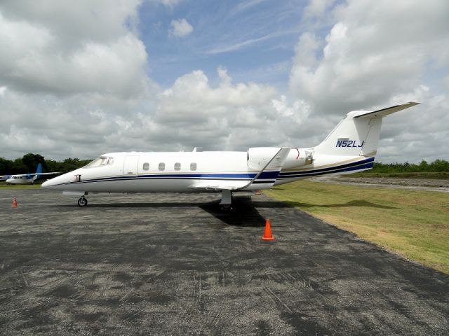 Learjet 55 (N52LJ)