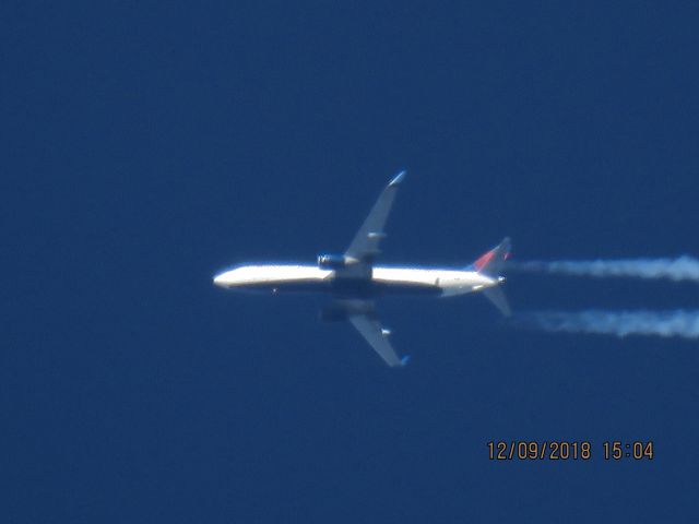 Boeing 737-900 (N814DN)