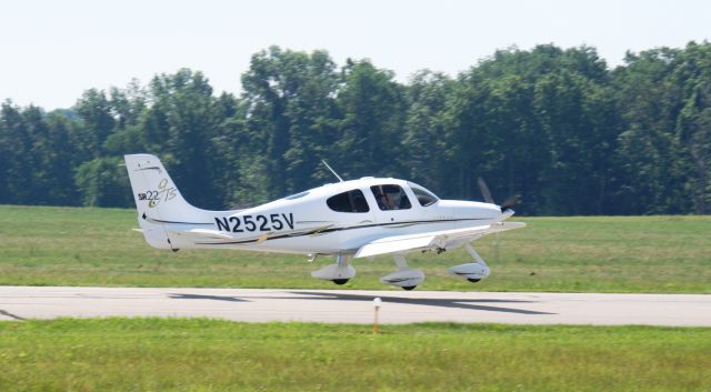 Cirrus SR-22 (N2525V)