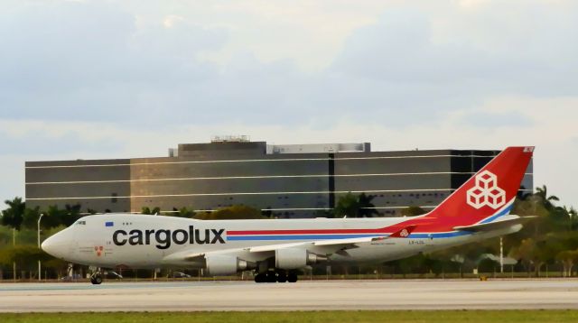 Boeing 747-400 (LX-LCL)