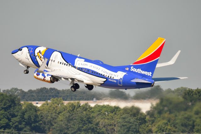 Boeing 737-700 (N946WN) - Shown departing 23-R on 08-20-20