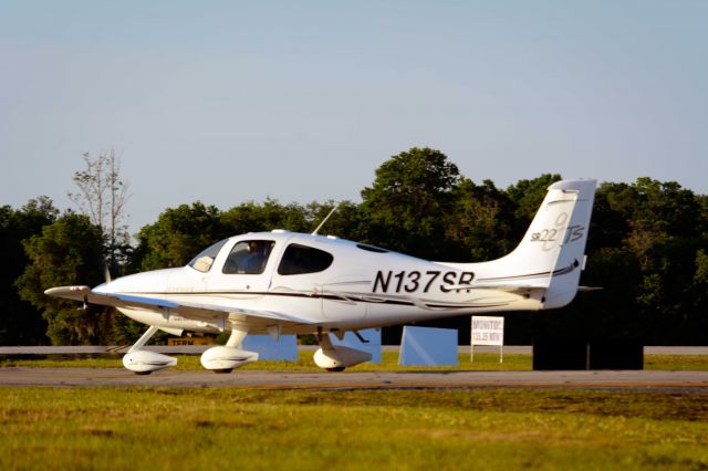 Cirrus SR-22 (N137SR) - 2014 Sun n Fun