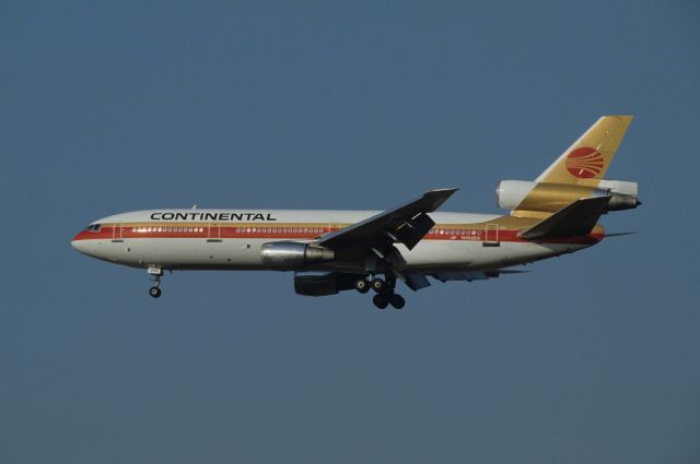 McDonnell Douglas DC-10 (N392EA) - Final Approach to Narita Intl Airport Rwy34 on 1991/04/20