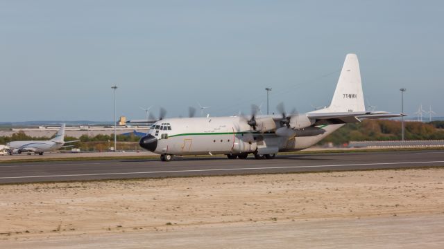 Lockheed C-130 Hercules (7T-WHN)