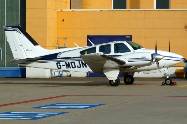 Beechcraft 55 Baron (G-MDJN)