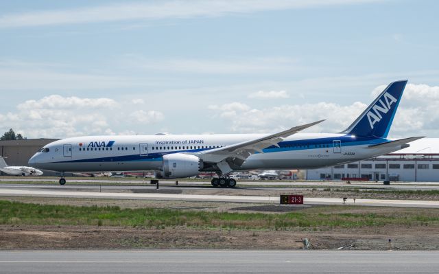 Boeing 787-9 Dreamliner (JA933A)