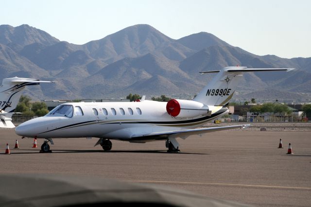 Cessna Citation CJ2+ (N999QE) - Recently arrived from KPDX on 28-Oct-09.