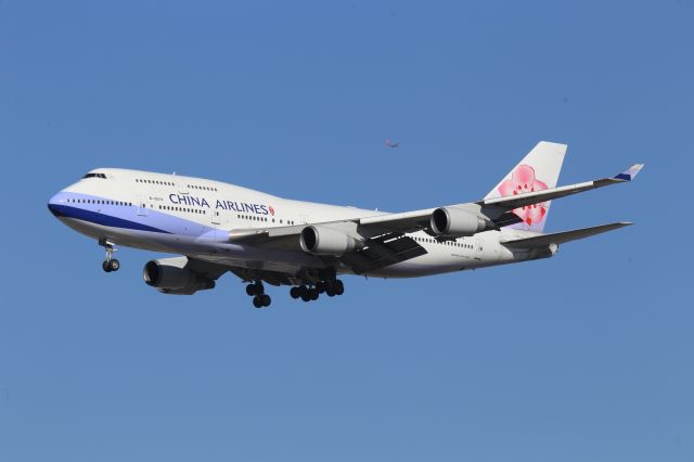 Boeing 747-400 (B-18212)