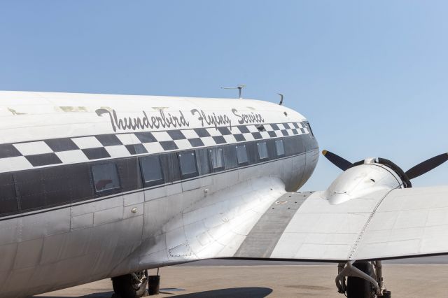 Douglas DC-3 (N62CC)