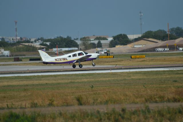 Piper Cherokee (N281MK) - Landing KFSD - 7-20-12