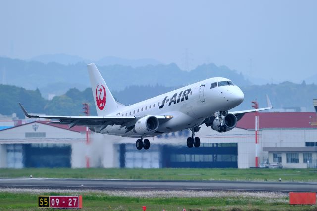 Embraer 170/175 (JA213J)