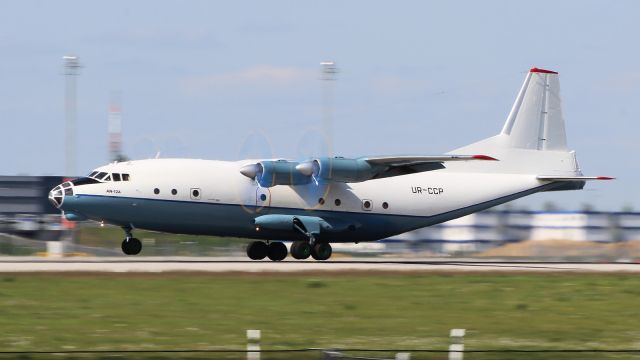 Antonov An-12 (UR-CCP)