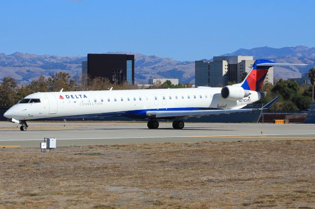 Canadair Regional Jet CRJ-900 (N679CA)