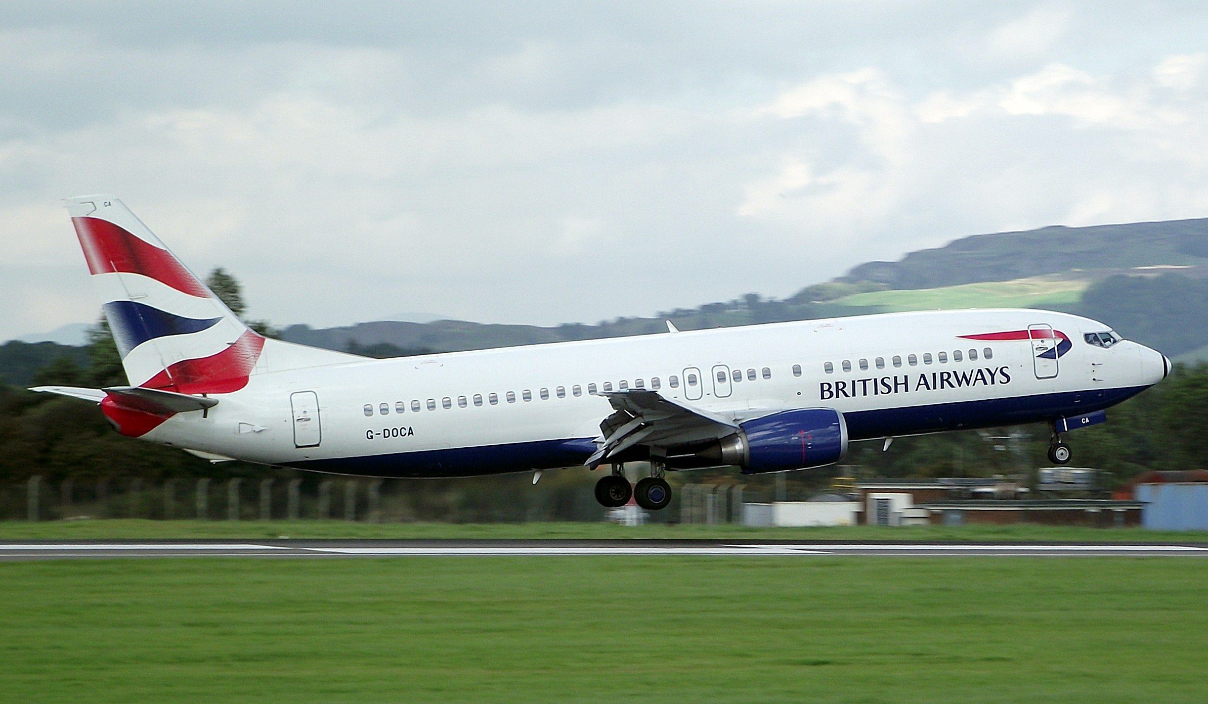Boeing 737-700 (G-DOCA) - British Airways