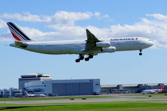 Airbus A340-300 (F-GLZH)