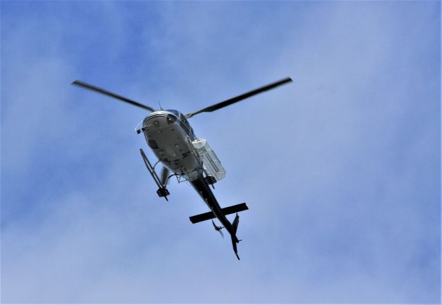 C-FXHI — - C-FXHI AEROSPATIAL ECUREUIL AS-350 HELI INTER survolant la Ville de Lavaltrie QC. le 29-07-2022 à 14:15